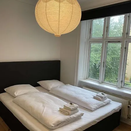 Luxe Kings Garden View