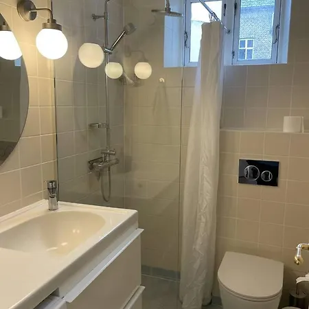 Luxe Kings Garden View Apartment *